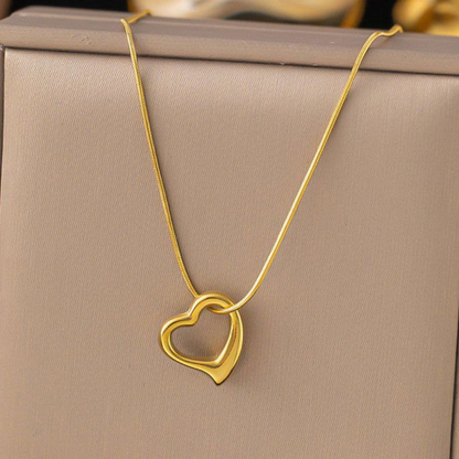 Aurelia Open Heart Necklace – Zariva