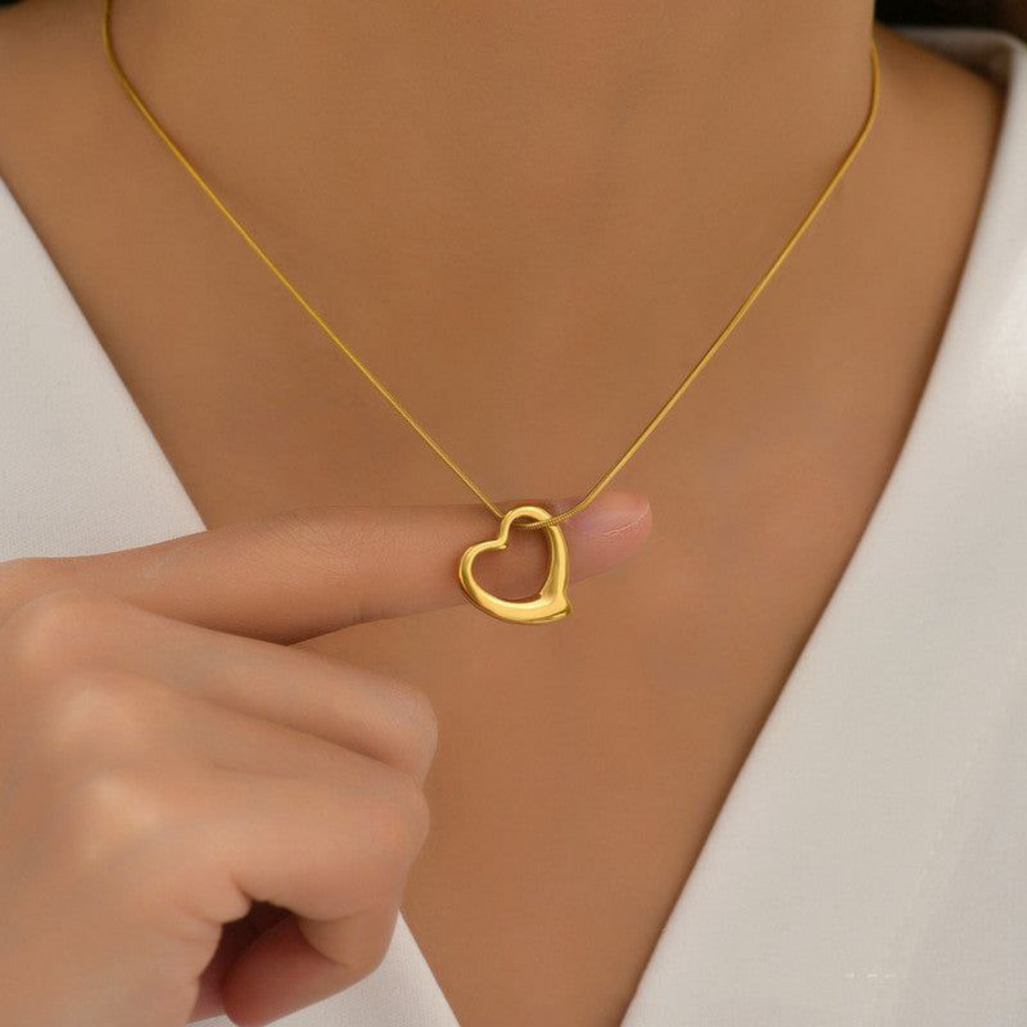 Aurelia Open Heart Necklace – Zariva