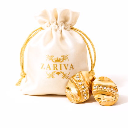 Orla Oval Pearl Stud Earrings – Zariva